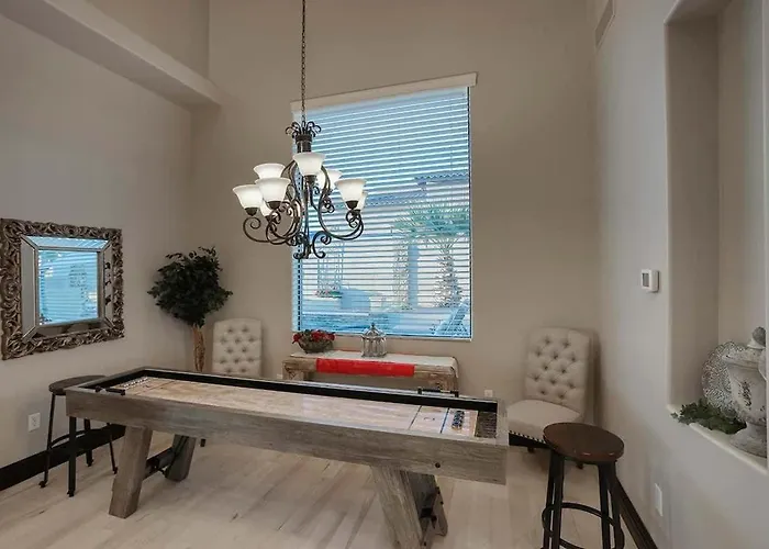 Holiday home Valley-view Pool & Hot Tub In Foothills