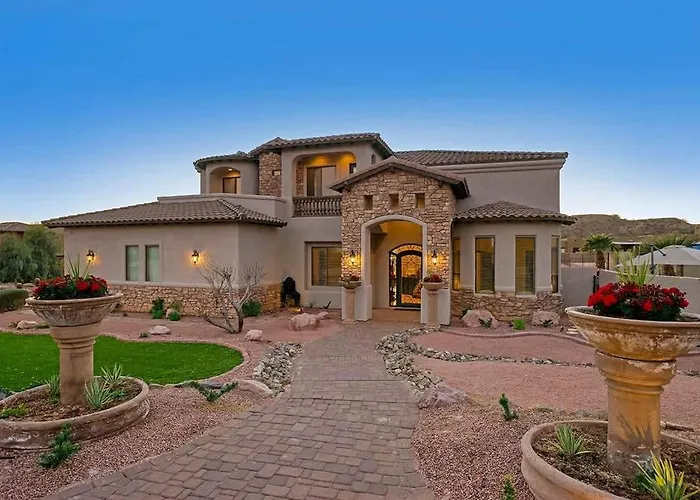 Holiday home Valley-view Pool & Hot Tub In Foothills