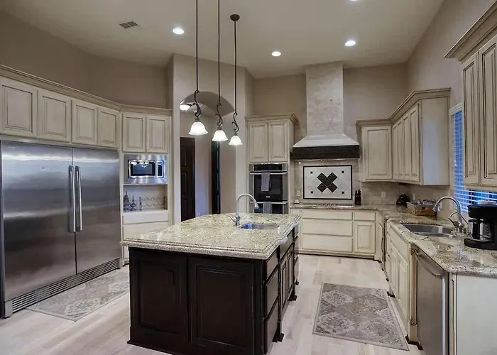 Valley-view Pool & Hot Tub In Foothills Holiday home