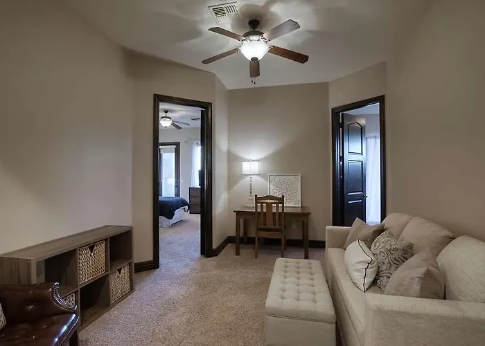 Holiday home Valley-view Pool & Hot Tub In Foothills