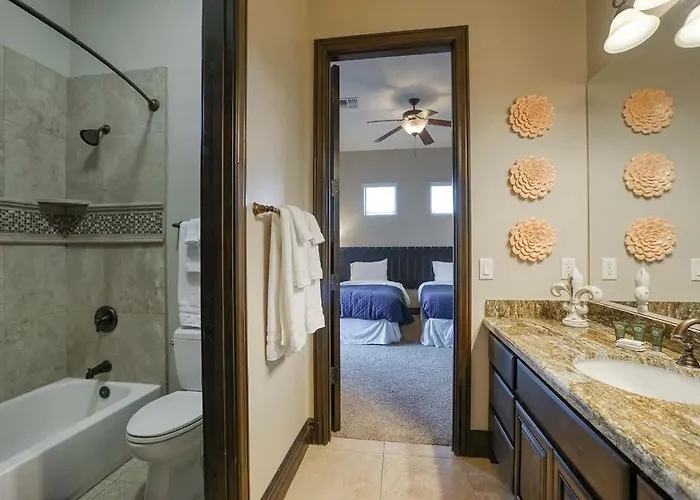 Holiday home Valley-view Pool & Hot Tub In Foothills